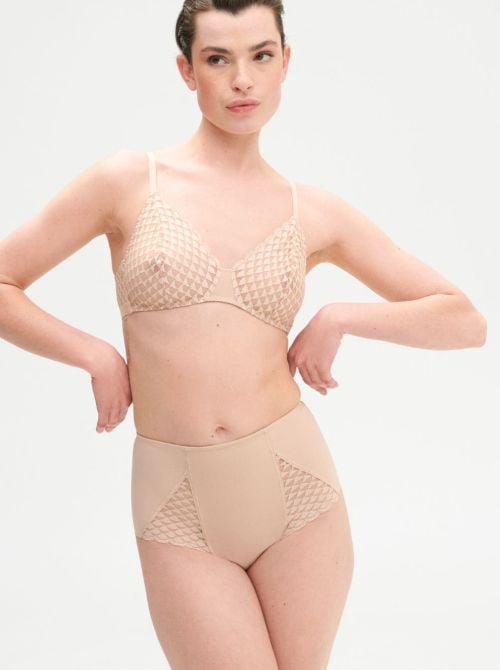 Subtile slip modellante, nudo