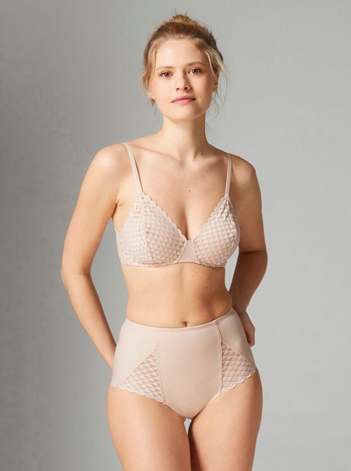 Subtile non-wired bra, nude