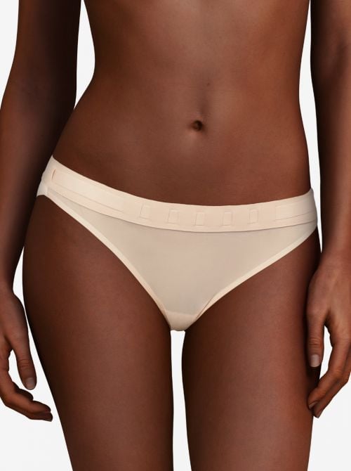 Accent briefs, natural CHANTAL THOMASS