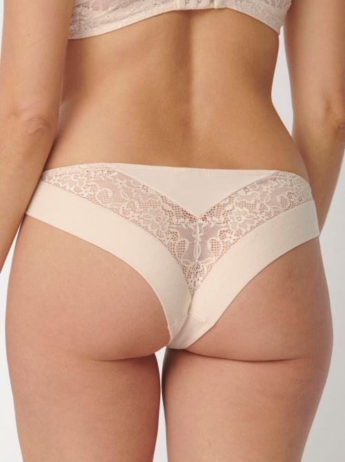 Vivid Spotlight Brazilian slip in pizzo