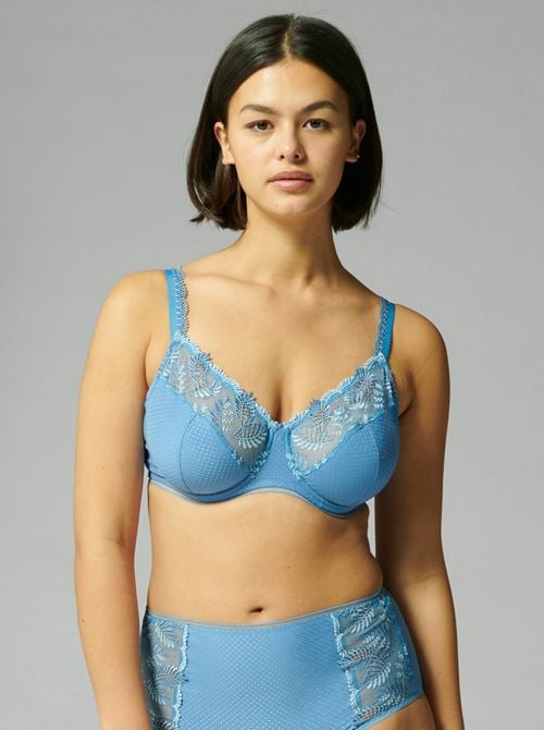 Bloom underwire bra, jeans