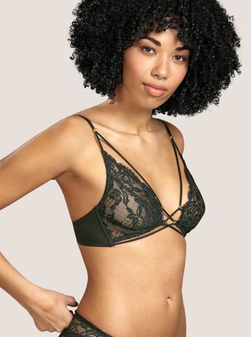 Nadia Reggiseno senza ferretto, deep forest ANDRES SARDA