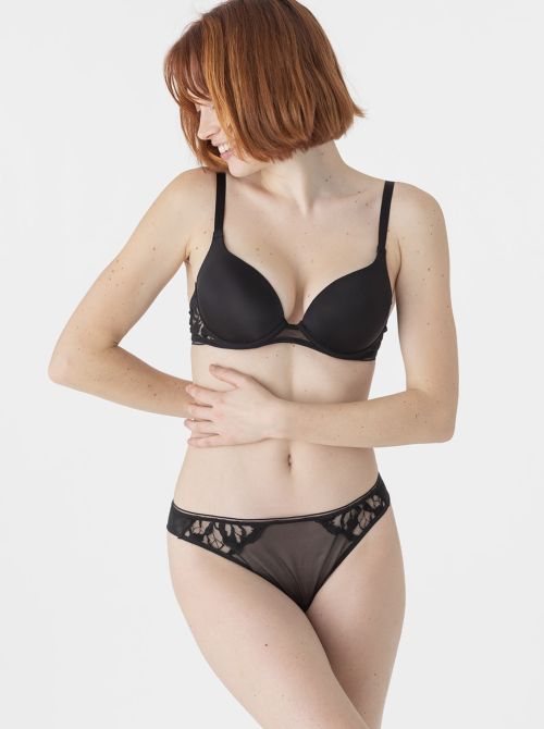 Sin triangle bra with underwire, black MAISONLEJABY