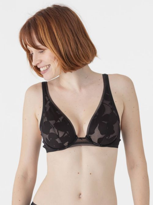 Ombrage triangle bra with underwire, black MAISONLEJABY