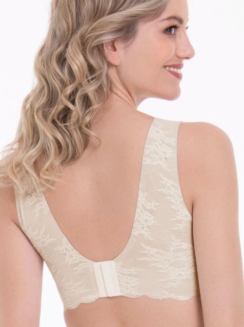 Essential Lace bralette con coppe imbottite, ivory