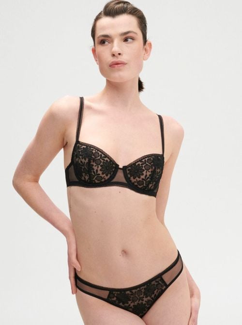 Amazone hulf-cup bra, black