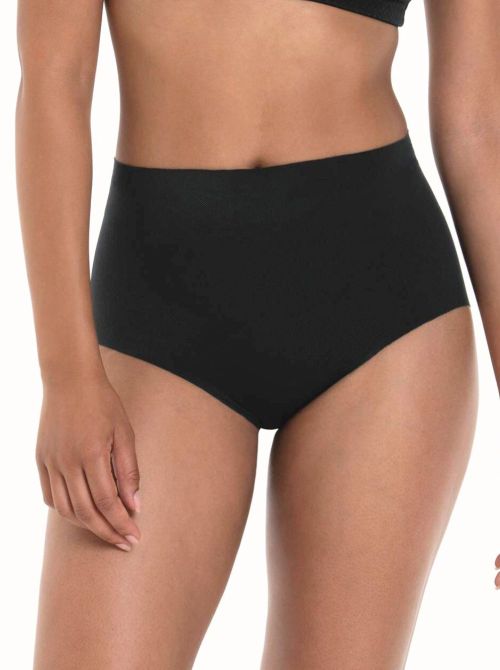 Highwaisted briefs with built-in pocket