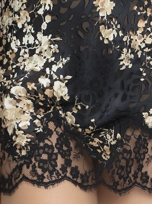 Deesse en Glam babydoll, gold glamour