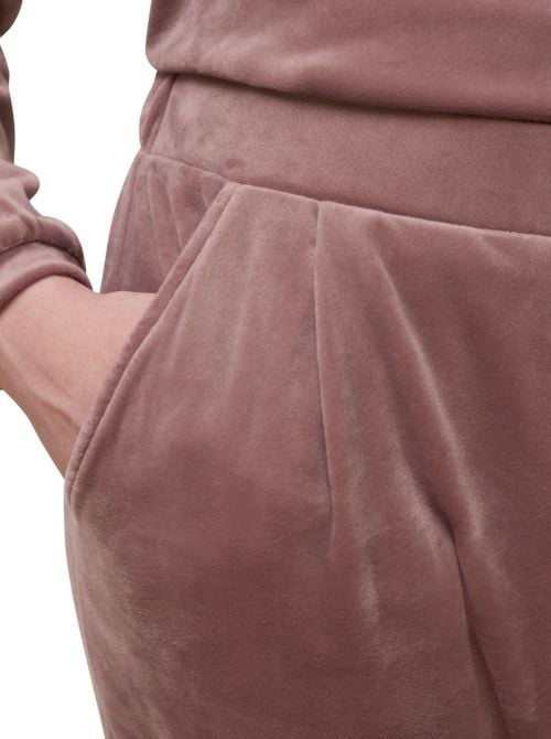 Trousers in soft velour, sweet chestnut