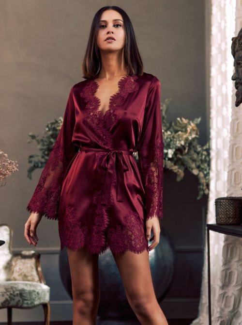 Ruby dressing gown in silk and lace