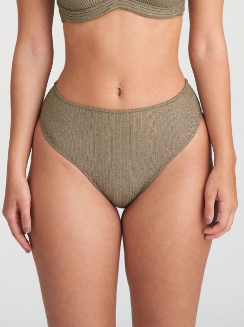Tinjis slip a vita alta mare, golden olive