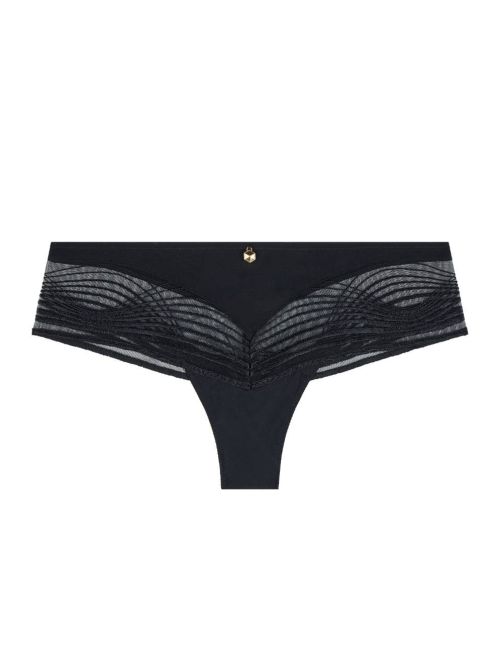 Sumptuous waves shorty, smoky attraction