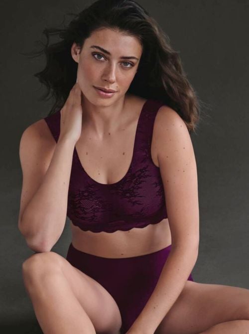 Essential Lace bralette con coppe imbottite, purple ANITA