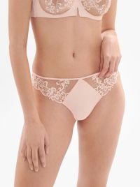 Saga Tanga, rosa tattoo