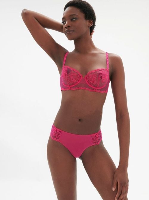Intrigue brasiliana, rosa disco SIMONE PERELE