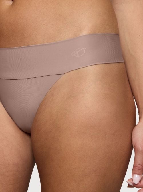 Body Make-Up Illusion string, Chocolate mousse TRIUMPH