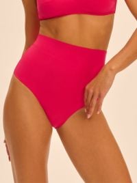 Pretty coulotte per bikini, lipstick
