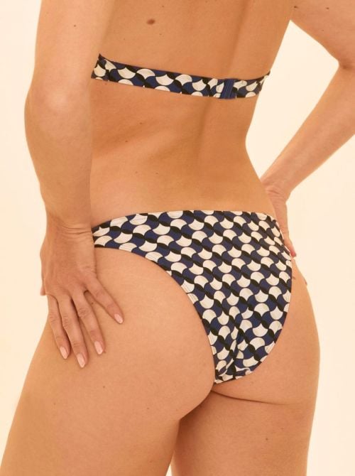 Magnetic bikini bottom, sailing pattern