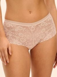 Offbeat short, natural beige