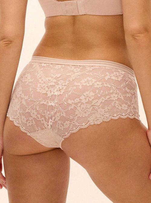 Offbeat short, natural beige