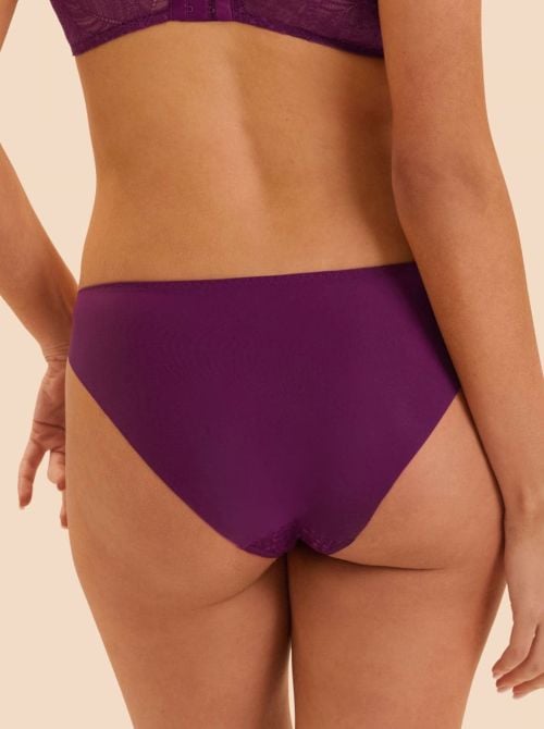 Com&egrave;te Slip in Pizzo con Finiture Invisibili, mora