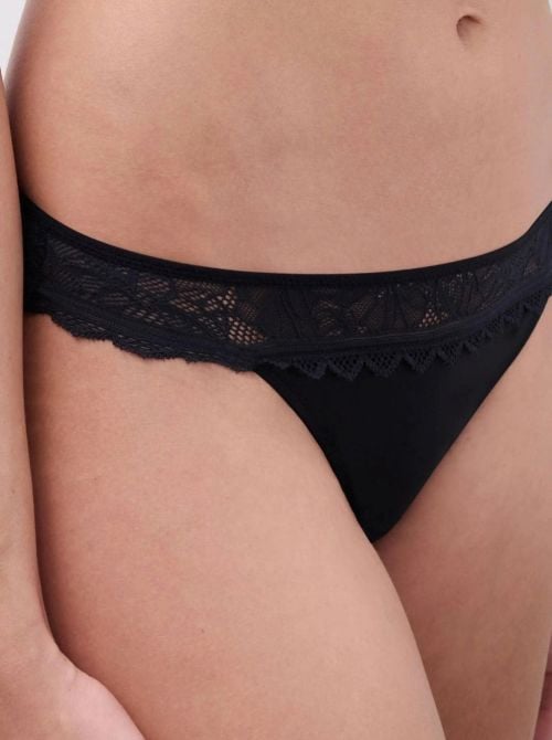 Floral Touch Tanga Donna in Pizzo Floreale con Finiture Invisibili, nero