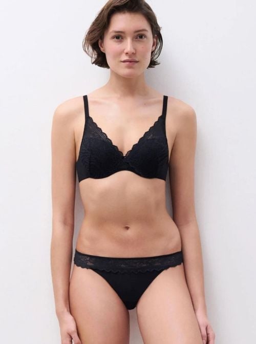 Floral Touch Tanga Donna in Pizzo Floreale con Finiture Invisibili, nero