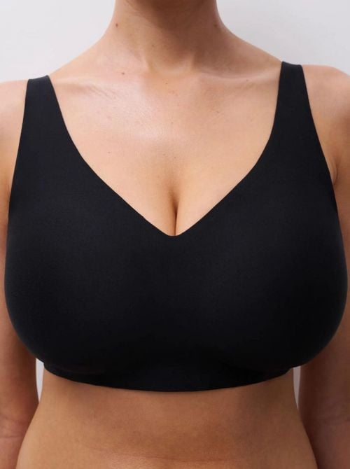 Softstrech High Support Wireless Bra with Deep V-Neckline, black CHANTELLE