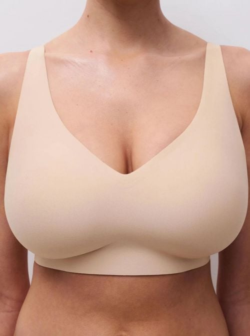 Softstrech High Support Wireless Bra with Deep V-Neckline, beige CHANTELLE