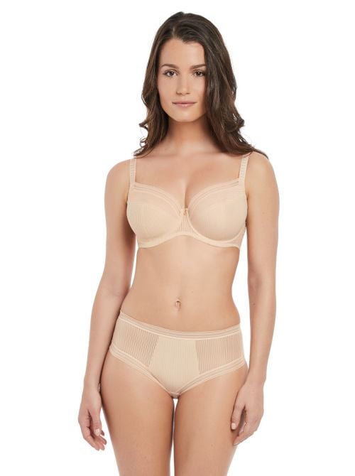 Fusion Brief, sand