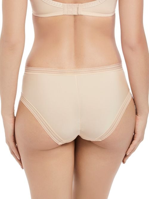 Fusion Brief, sand