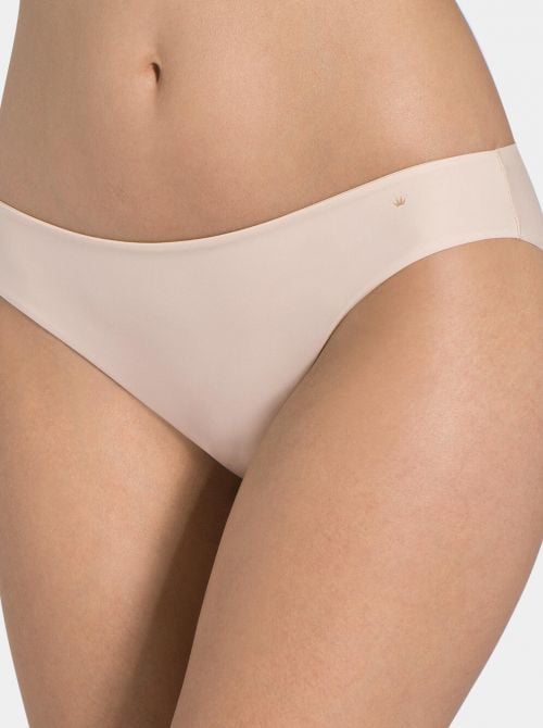Body Make-Up Essentials Slip Tai, nudo