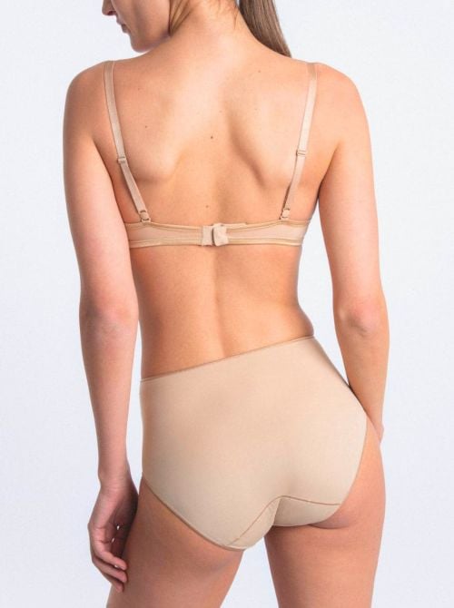 Les Invisibles Culotte, nudo