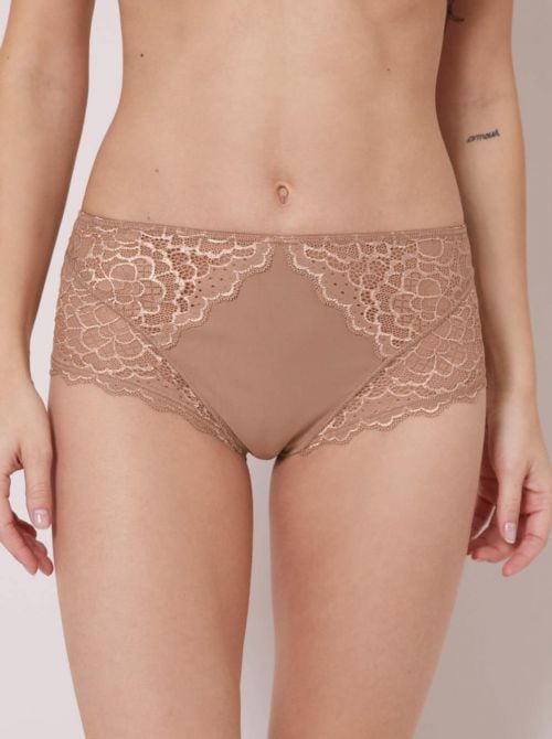 Caresse 12A770 Slip a vita alta, preppy nude