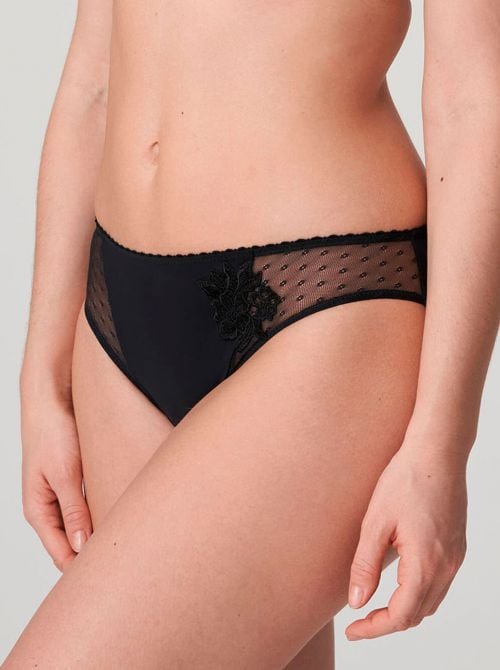 Divine Slip, nero