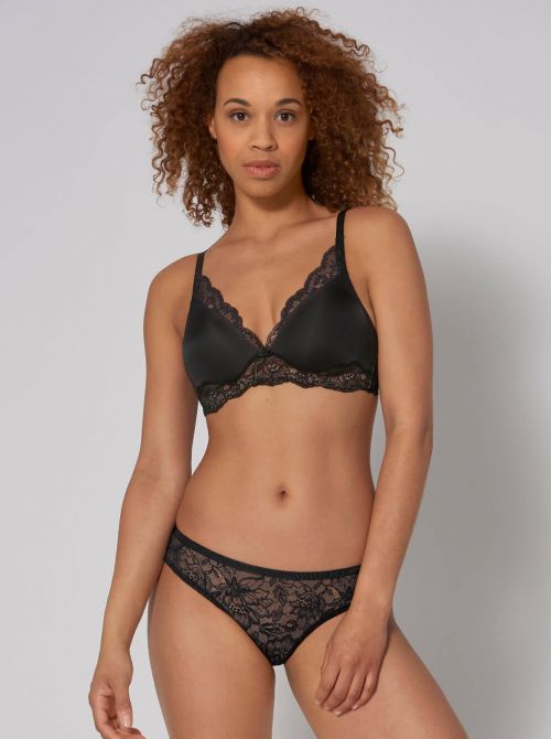 Amourette Charm Brazilian 01, nero TRIUMPH
