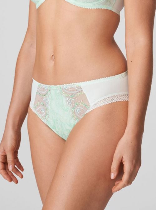 Alalia Slip, fleur de printemps