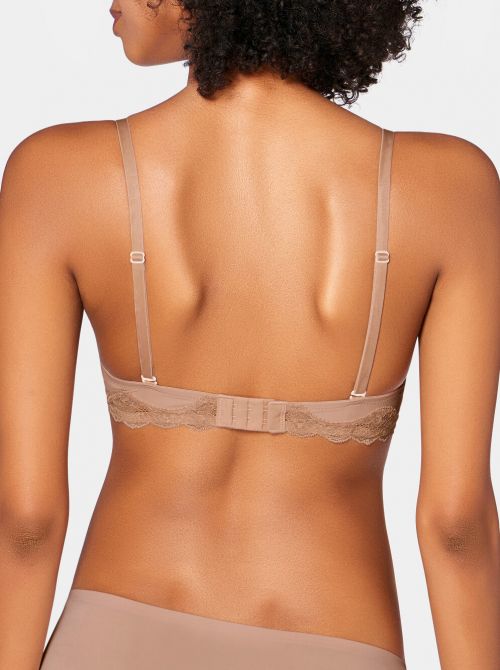 Lovely micro WHUM push-up, nudo