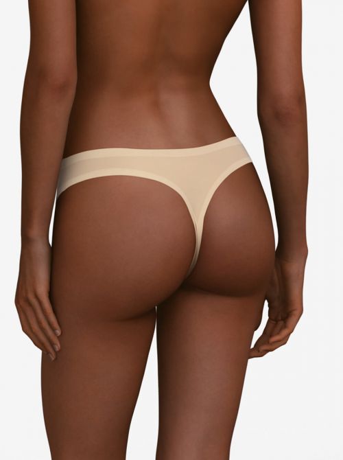 Softstrech one size thong, nude