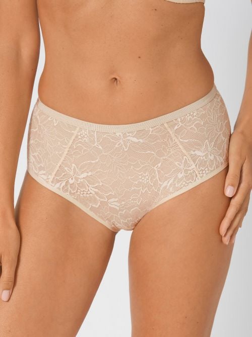 Amourette Charm Maxi 01 briefs, dreamy cream TRIUMPH